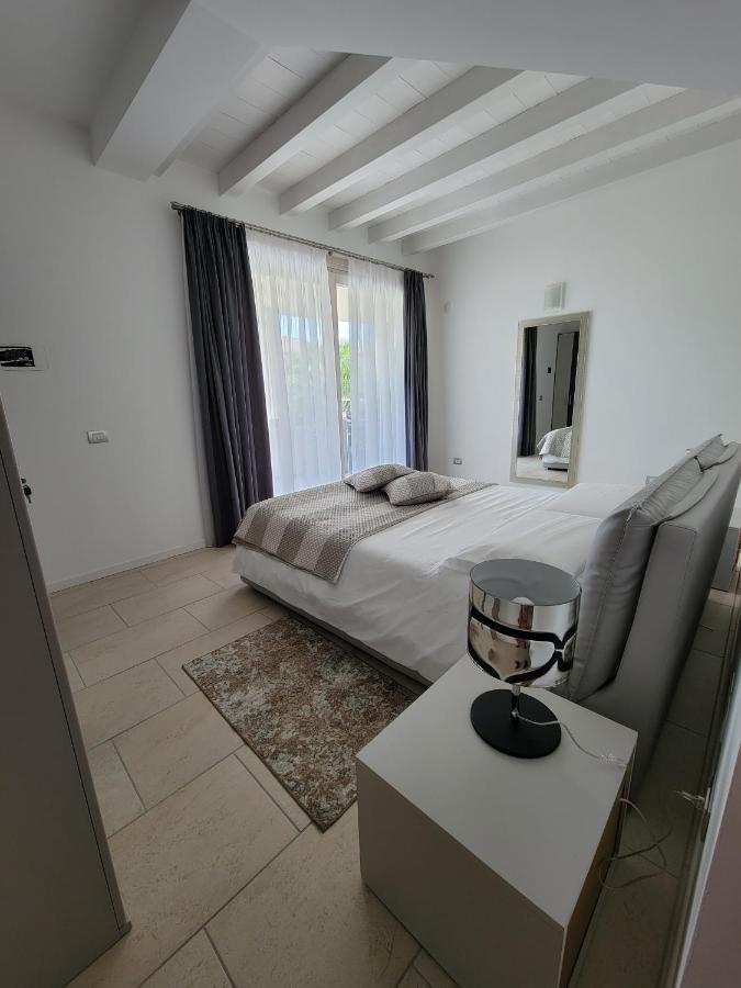 Royal Apartments Garda Sirmione Exterior foto